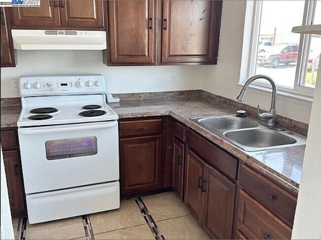 Building Photo - 1434 Loeffler Ln