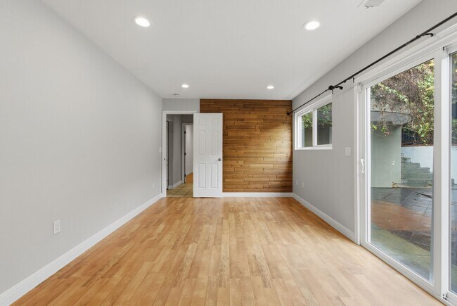 Building Photo - Exceptional Home in the Back of the Valley, Pacifica