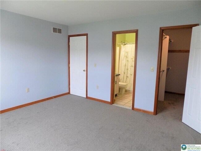 Building Photo - 2733 Victoria Ln