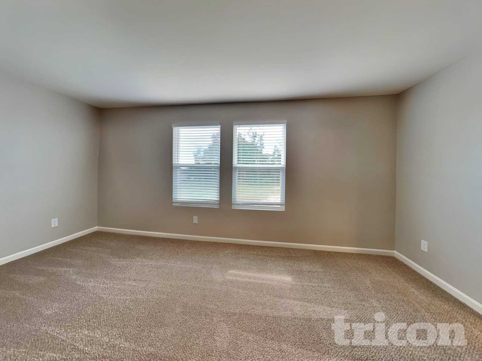 Building Photo - 109 Hyde Pk