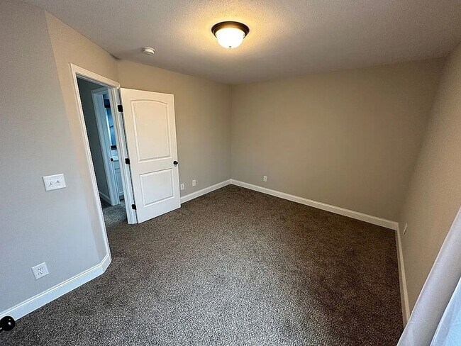 Building Photo - 1281 Bailywick Dr