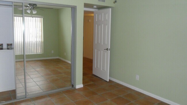 Building Photo - 8651 E Royal Palm Rd