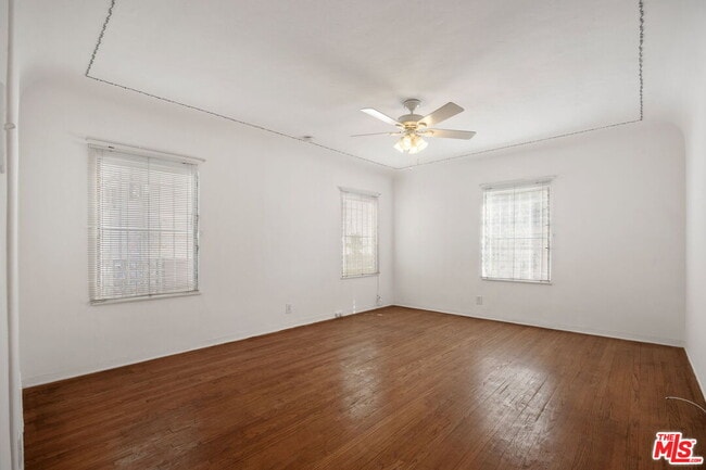 Building Photo - 436 S Rexford Dr