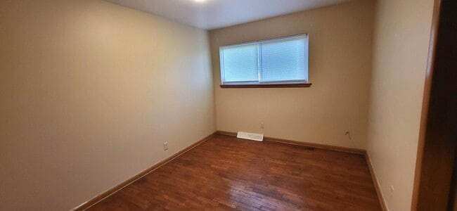 Building Photo - 3 Bedroom home in Southeast Springfield fo...