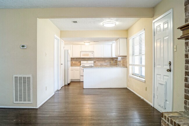 Building Photo - 12645 Lake Conroe Hills Dr