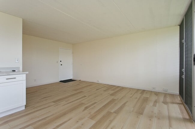 Building Photo - Nahoa Apartments 2 bedroom, 1 bathroom, 1 ...
