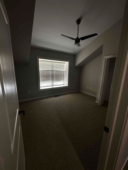 Building Photo - 970 Ridge Ave