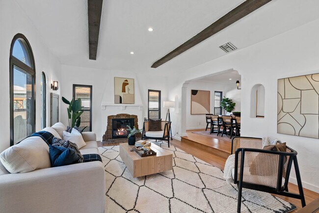 Building Photo - 8702 S 4th Ave