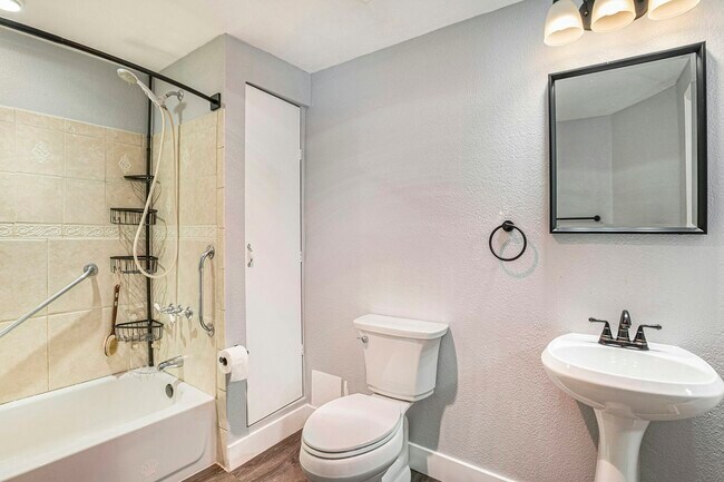 Building Photo - 11221 Jordan Ct