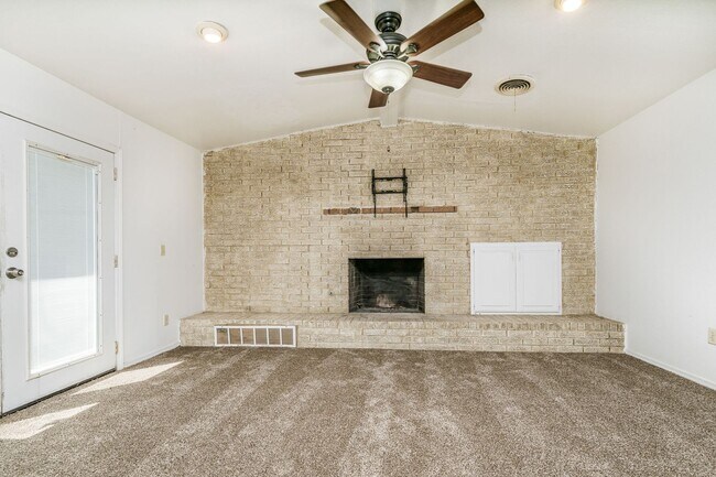 Building Photo - 3103 SW 27th Ave