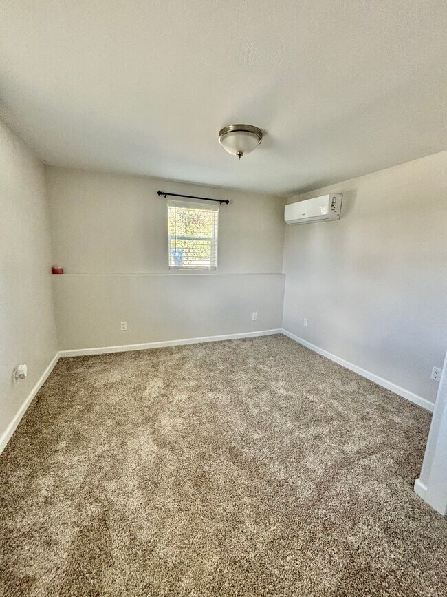 Building Photo - Beautiful 2100 sq ft Prescott home, 4 bed 2 bath with large upstairs loft on almost an acre of land!