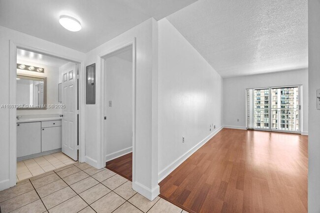 Building Photo - 50 Menores Ave