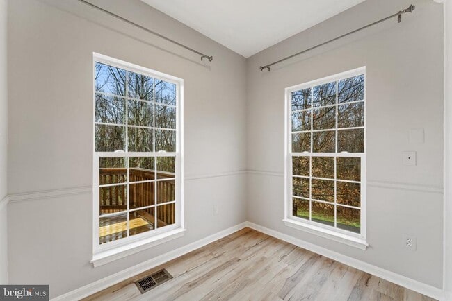 Building Photo - 1099 Longview Ln