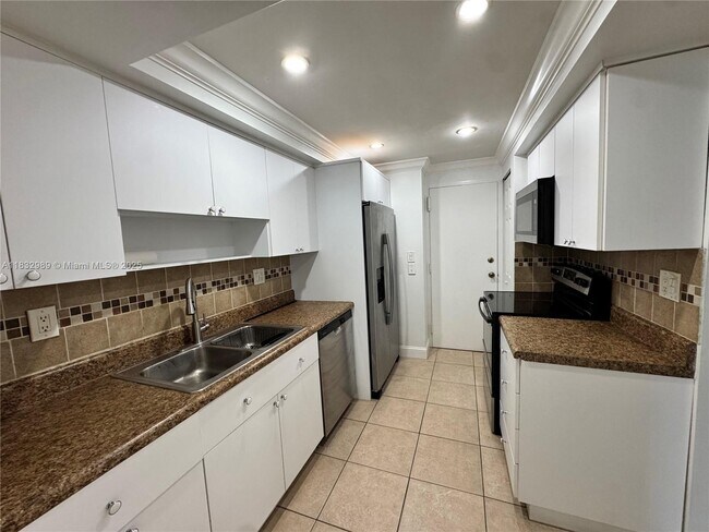 Primary Photo - 6861 SW 147th Ave