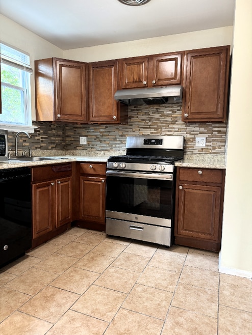 Building Photo - 9450 Fairgreen Ln
