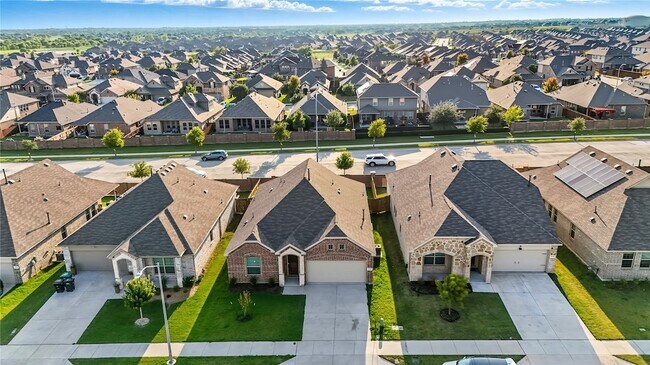 Building Photo - 14725 Mainstay Way