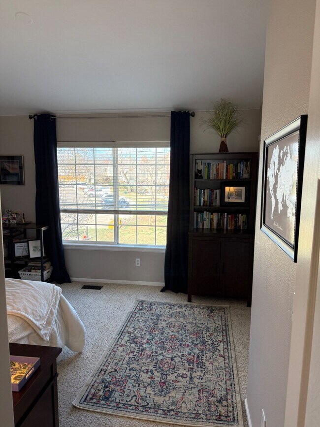 Building Photo - "Charming 2-Bed Townhouse in Littleton: Spacious 1,256 Sq Ft with 2 Full Baths & 1 Half Bath!"