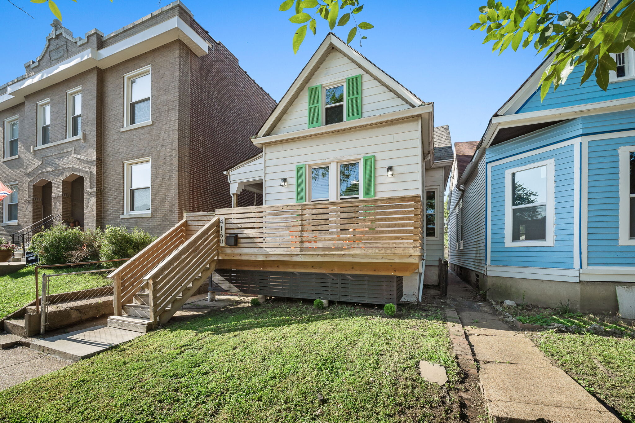 Front - 4160 Juniata St