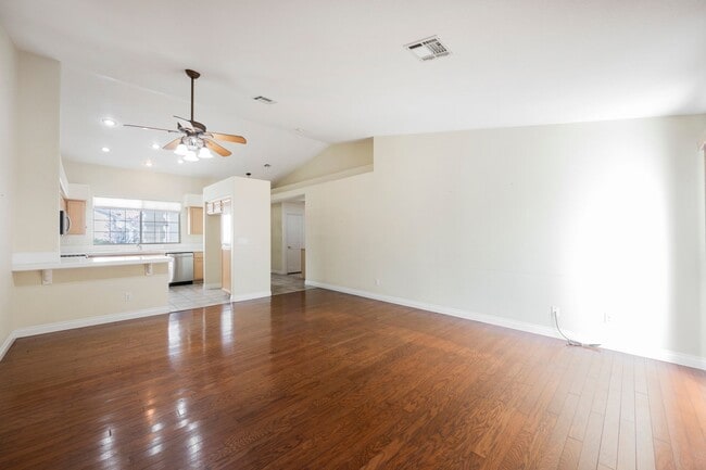 Building Photo - Summerlin - Single Story Townhome -