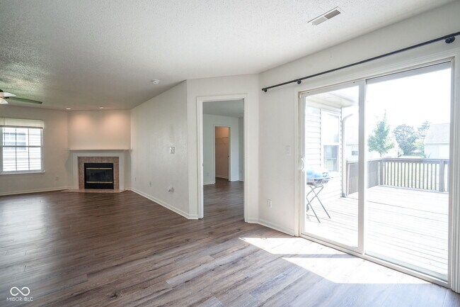 Building Photo - 1723 Farm Meadow Dr