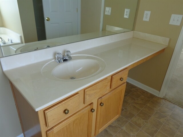 Building Photo - 4015 Shadow Pines Cir