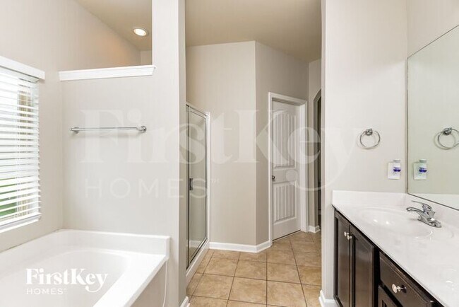 Building Photo - 12839 Olmsted Cir