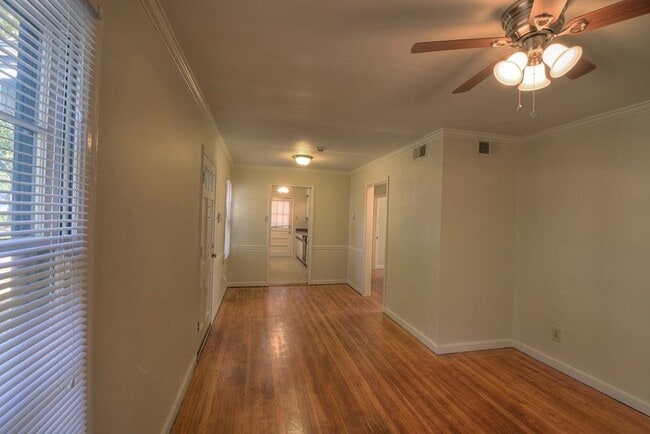 Building Photo - 3807 Wilshire Rd