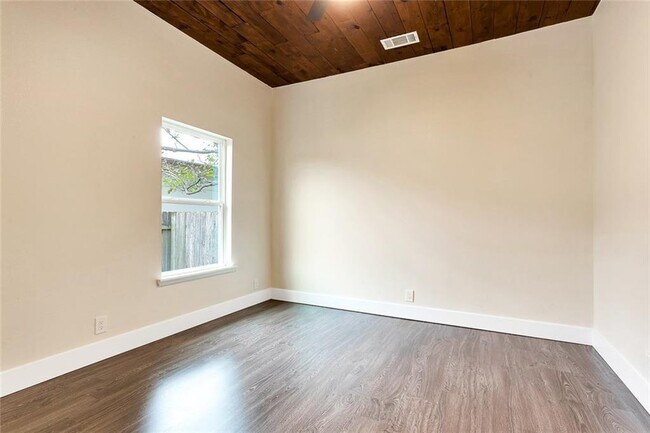 Building Photo - 6311 Felix Ave