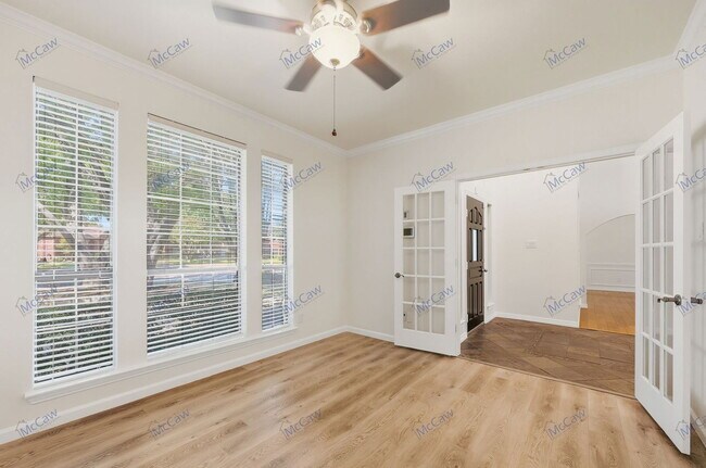 Building Photo - 622 Andover Ln