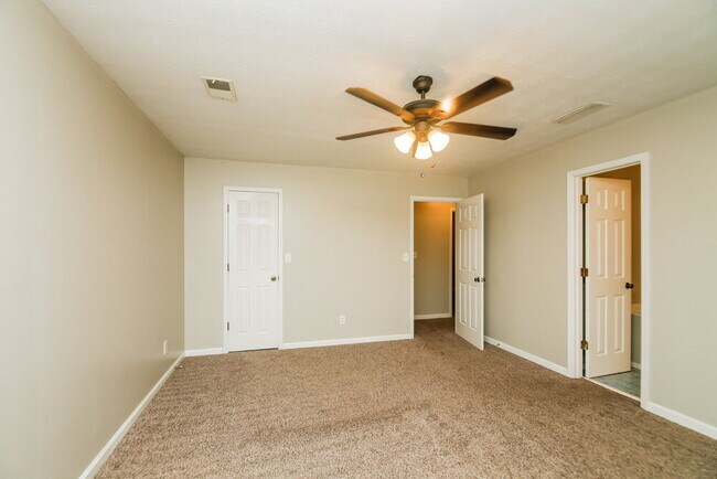 Building Photo - 2130 Grayfield Dr