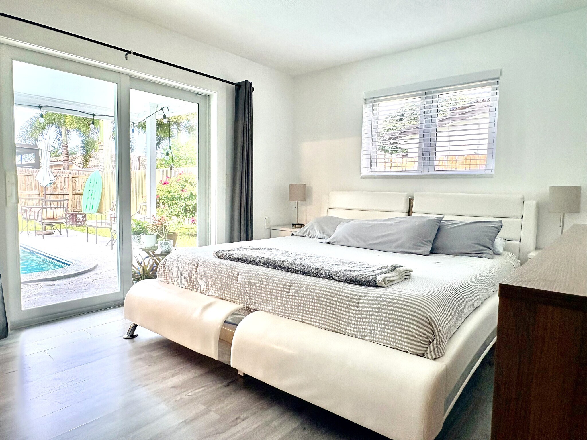 Building Photo - 5770 NE 18th Ave