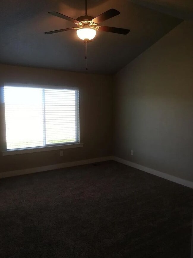 Building Photo - Saratoga Springs Home