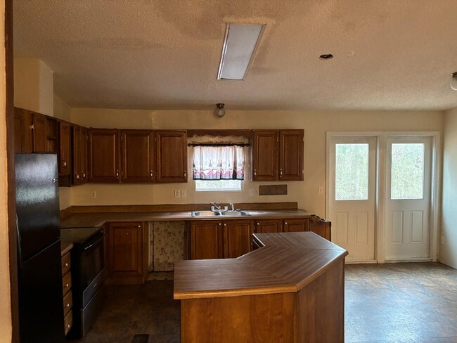 Building Photo - 132 Sallie Rd