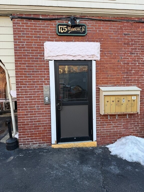 Building Photo - 175 Ashmont St