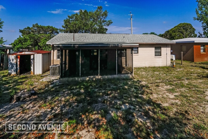 Building Photo - 955 N Carpenter Rd