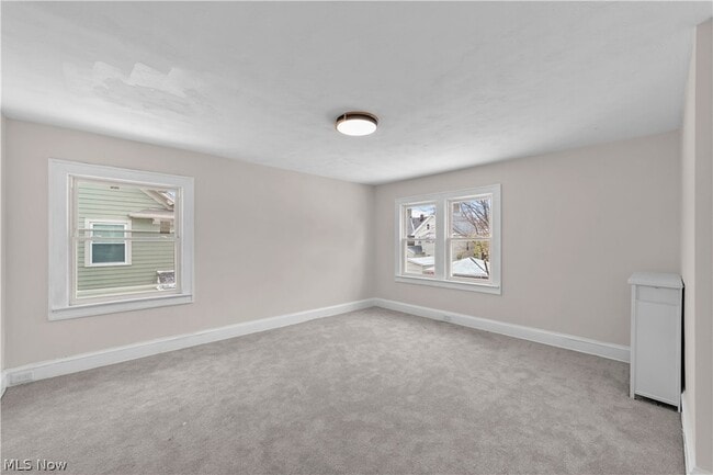 Building Photo - 867 East Blvd