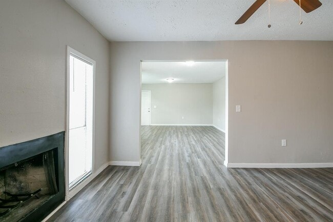 Building Photo - 319 Rustic Dr