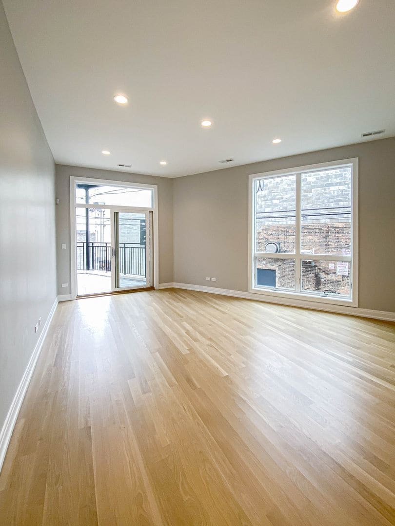 Building Photo - 1058 W Cornelia Ave