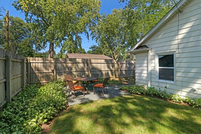 Building Photo - 1532 North Ave