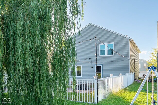 Building Photo - 2887 Ludwig Dr