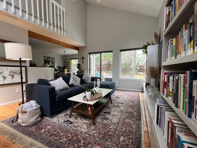 Building Photo - Beautiful 3 Bed/3 Bath in North Boulder Available 7/6