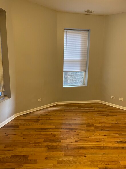 Building Photo - 1549 S Saint Louis Ave