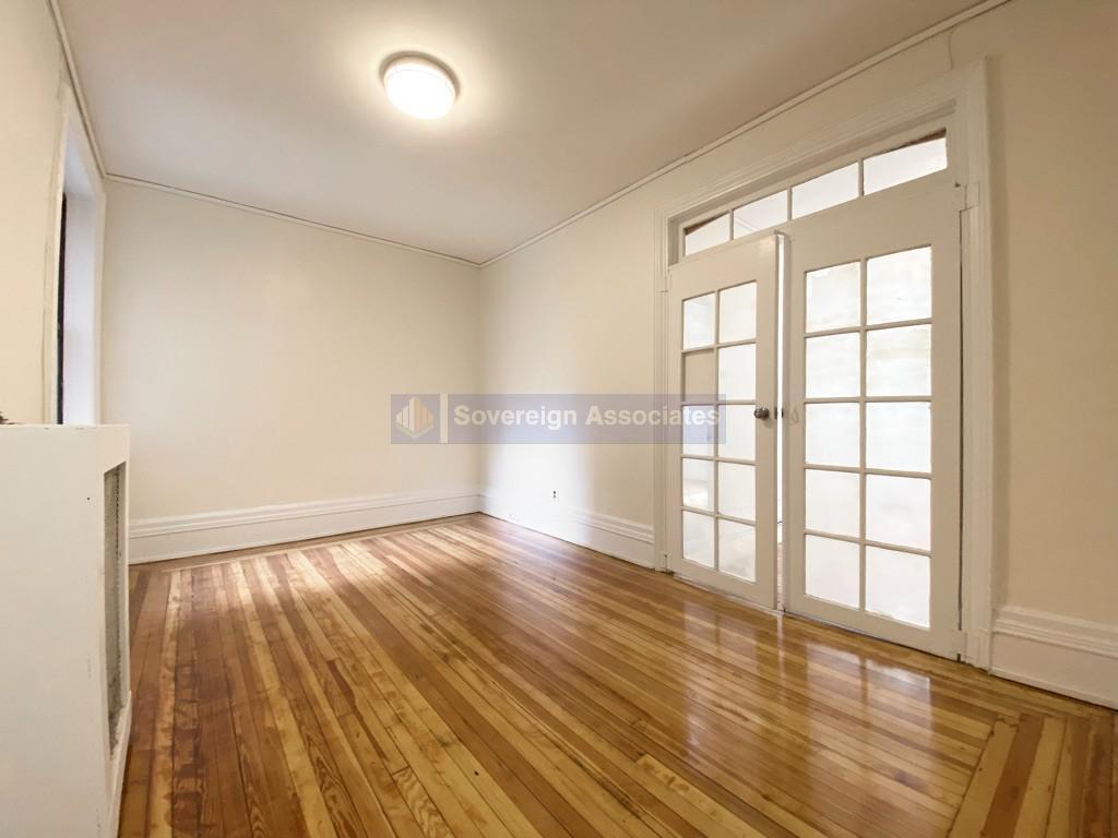 Building Photo - 182 Claremont Ave