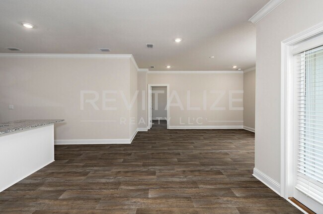 Building Photo - 14567 Dayton Cir