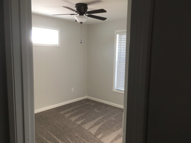 Building Photo - 3 Amos Dr