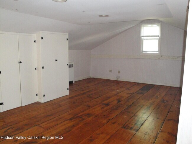 Building Photo - 549 NY-23B