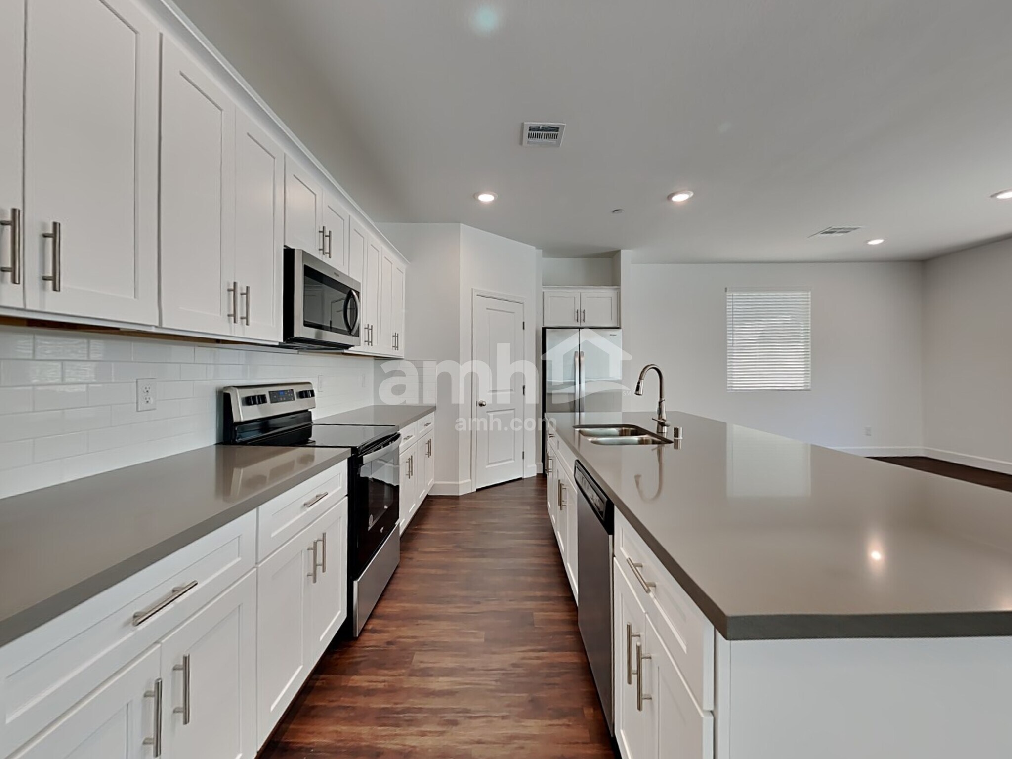 Building Photo - 285 Yasmin Daylily Place