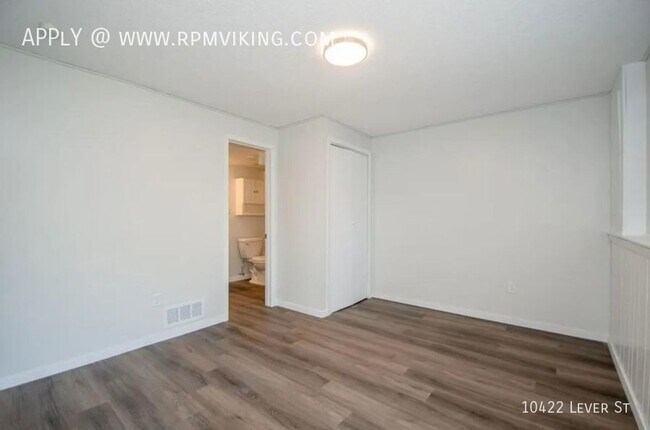 Building Photo - 3br 2ba 1cg ~ Security Deposit Free Altern...