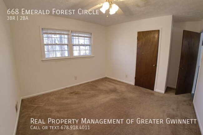 Building Photo - Beautiful Ranch Home with Sky Lights and L...