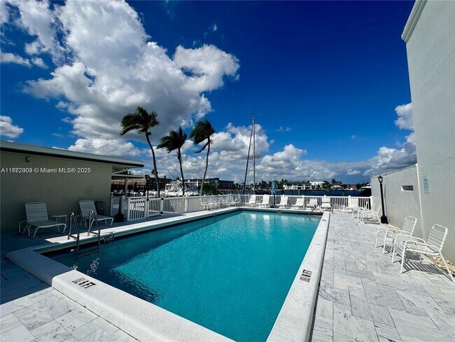 Building Photo - 240 Captains Walk